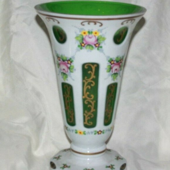 Czech Bohemian Large Green Cased to White Glass Large Flared Rime VASE LOT 4354 - Picture 2 of 5